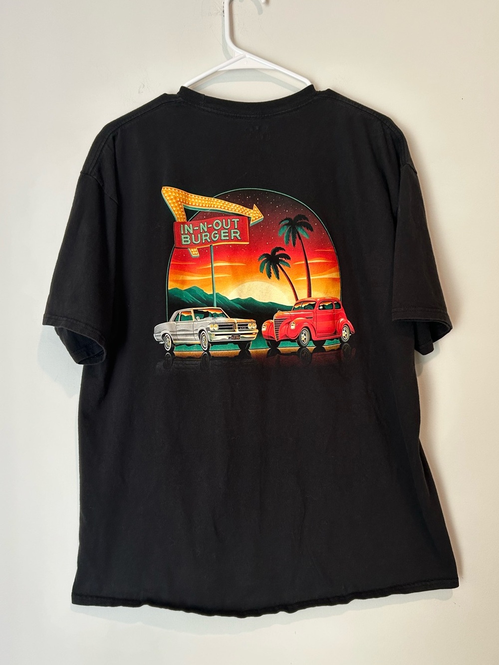 In-N-Out Burger California XL Black T-shirt - Picture 2 of 2